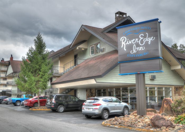 River Edge Inn hotel sign and building in Gatlinburg