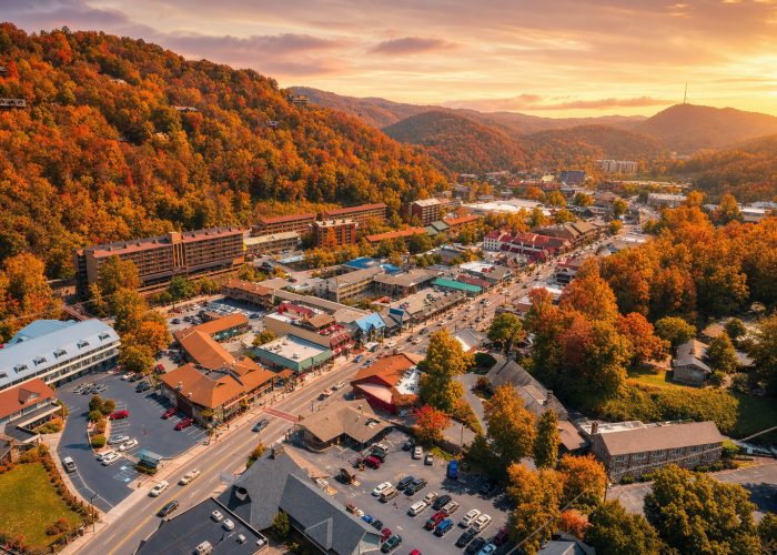 gatlinburg-downtown-autumn-remix