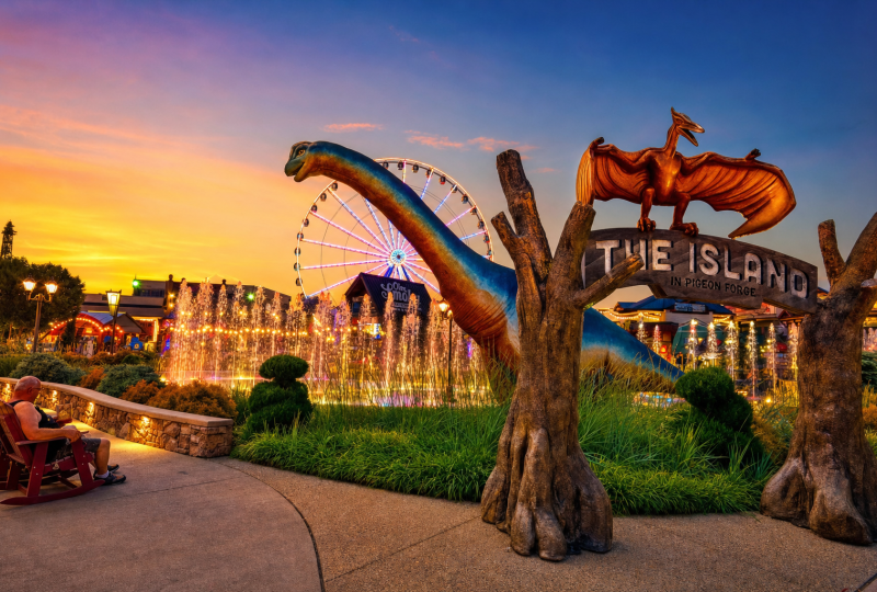 the-island-pigeon-forge-evening